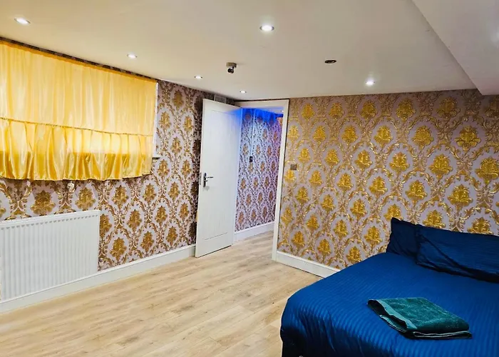 Glam London Stays
