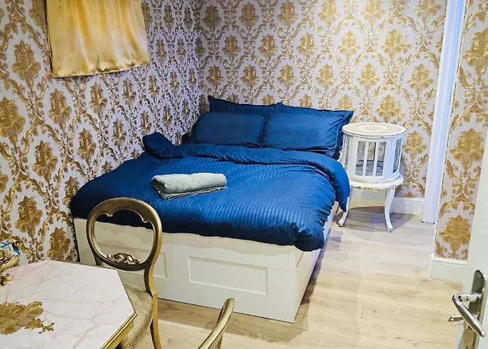 Glam London Stays
